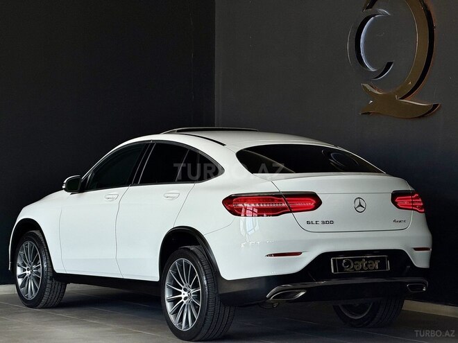 Mercedes GLC 300 4MATIC Coupe 2018, 45,000 km - 2.0 l - Bakı