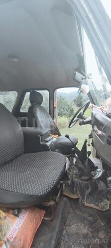 UAZ 469 1999, 400,000 km - 2.7 l - Lerik