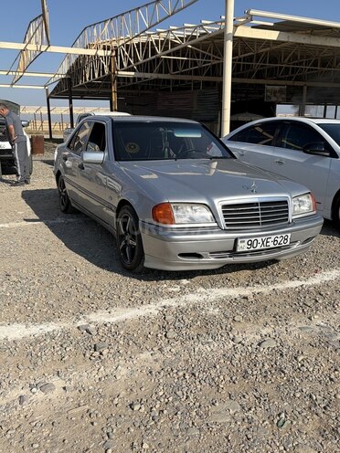 Mercedes C 220 1999, 625,000 km - 2.2 l - Samux