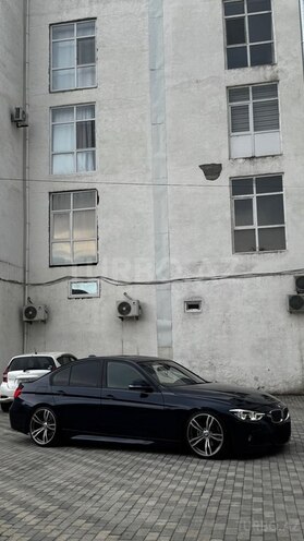 BMW 330 2016, 221,000 km - 2.0 l - Astara