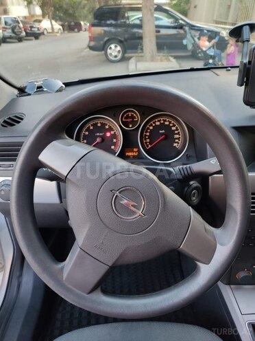 Opel Astra 2005, 245,000 km - 1.4 l - Yevlax