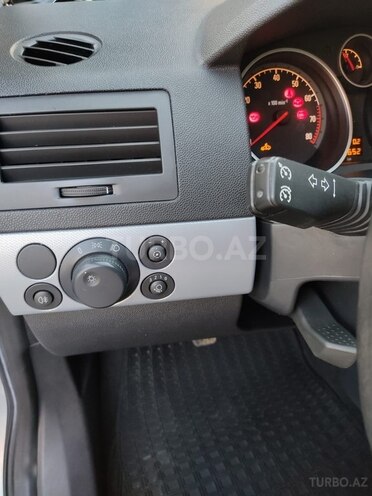 Opel Astra 2005, 245,000 km - 1.4 l - Yevlax