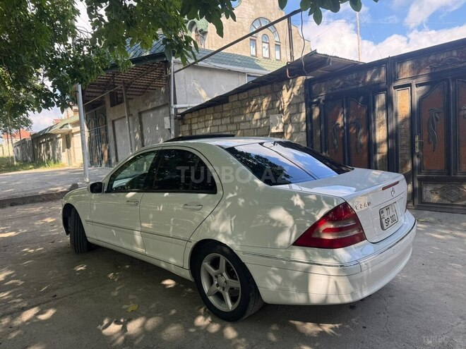 Mercedes C 240 2002, 210,000 km - 2.6 l - Quba