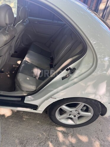 Mercedes C 240 2002, 210,000 km - 2.6 l - Quba