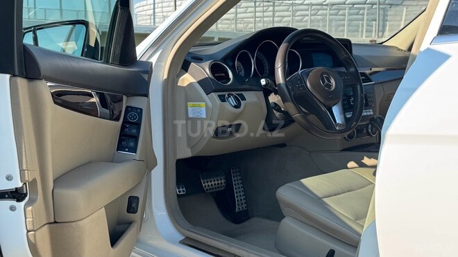 Mercedes C 250 2014, 132,639 km - 1.8 l - Bakı