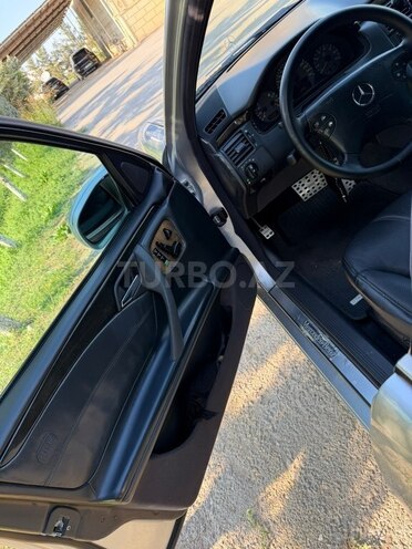 Mercedes E 280 1999, 406,000 km - 2.8 l - Sabirabad
