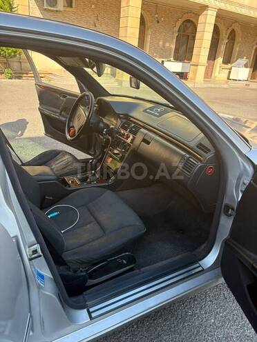 Mercedes E 280 1996, 441,985 km - 2.8 l - Gəncə
