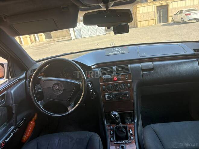 Mercedes E 280 1996, 441,985 km - 2.8 l - Gəncə