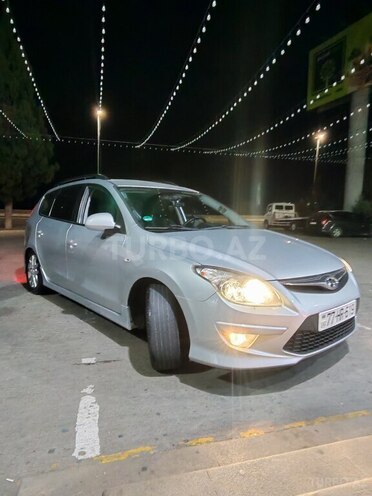 Hyundai i30 2011, 270,000 km - 1.4 l - Gəncə