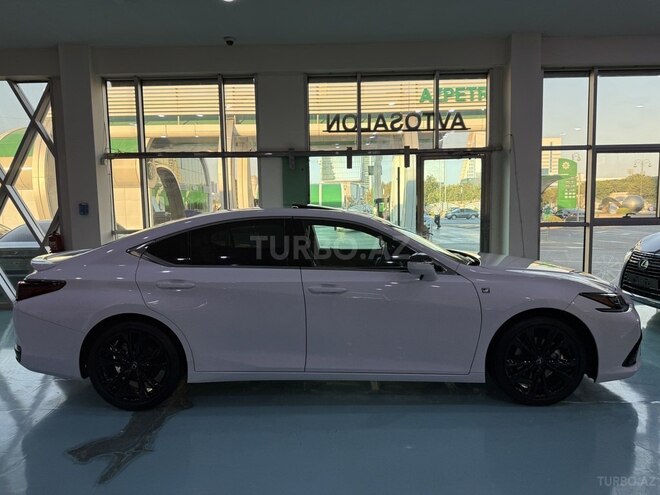 Lexus ES 300h 2023, 31,000 km - 2.5 l - Bakı