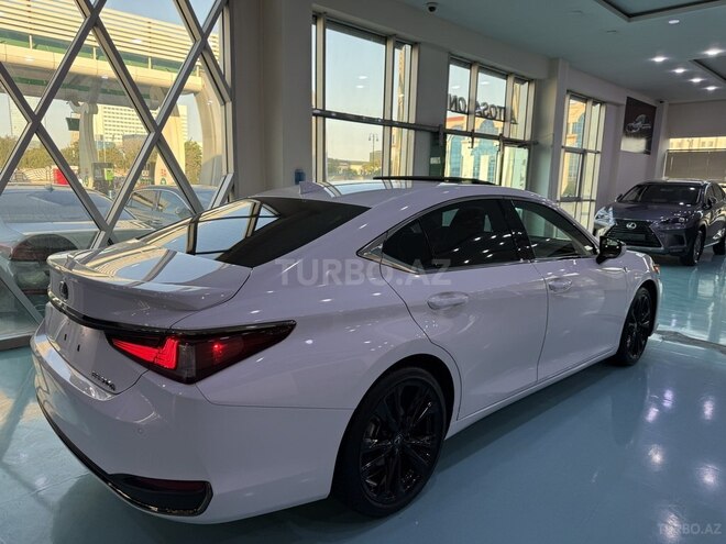 Lexus ES 300h 2023, 31,000 km - 2.5 l - Bakı