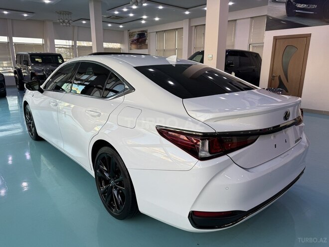 Lexus ES 300h 2023, 31,000 km - 2.5 l - Bakı