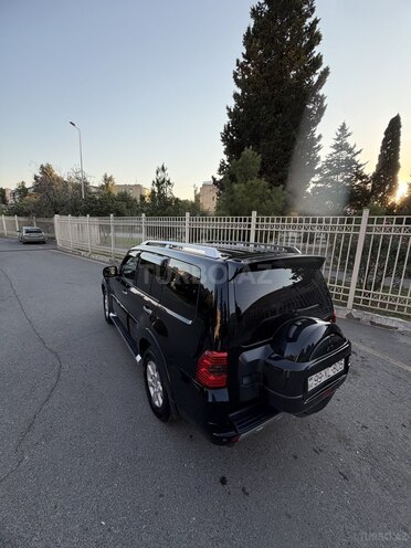 Mitsubishi Pajero 2011, 228,000 km - 3.5 l - Bakı