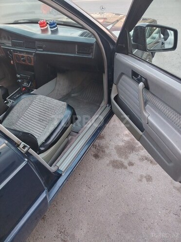 Mercedes 190 1993, 427,000 km - 2.0 л - Sabirabad