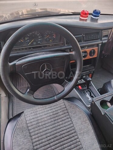 Mercedes 190 1993, 427,000 km - 2.0 л - Sabirabad