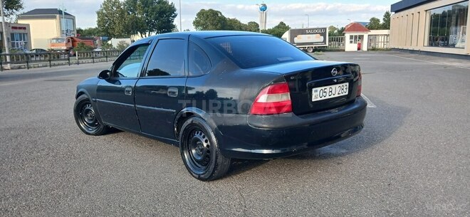 Opel Vectra 1996, 380,200 km - 1.8 l - Qazax