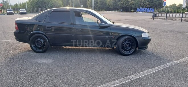 Opel Vectra 1996, 380,200 km - 1.8 l - Qazax