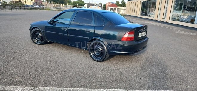Opel Vectra 1996, 380,200 km - 1.8 l - Qazax