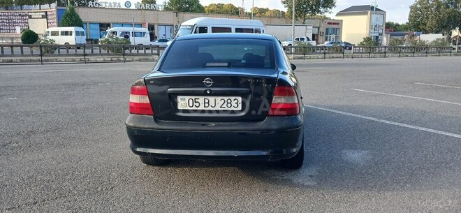 Opel Vectra 1996, 380,200 km - 1.8 l - Qazax
