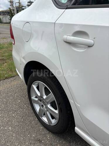 Volkswagen Polo 2013, 170,000 km - 1.6 l - Bakı