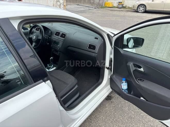 Volkswagen Polo 2013, 170,000 km - 1.6 l - Bakı
