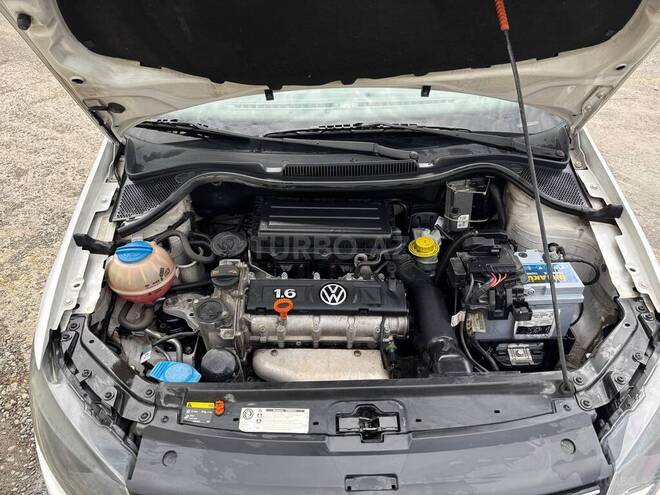 Volkswagen Polo 2013, 170,000 km - 1.6 l - Bakı