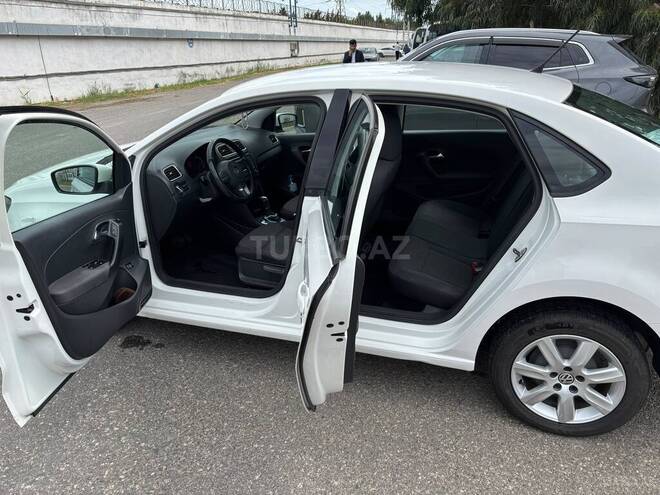 Volkswagen Polo 2013, 170,000 km - 1.6 l - Bakı