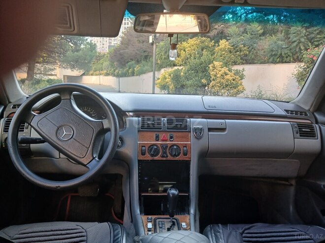 Mercedes E 220 1999, 652,132 km - 2.2 l - Bakı