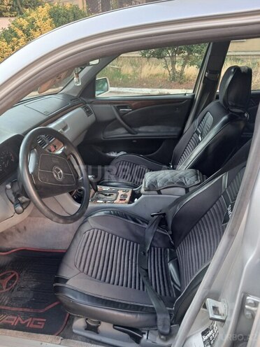 Mercedes E 220 1999, 652,132 km - 2.2 l - Bakı