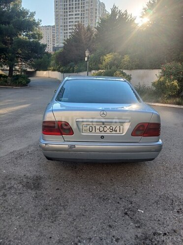 Mercedes E 220 1999, 652,132 km - 2.2 l - Bakı