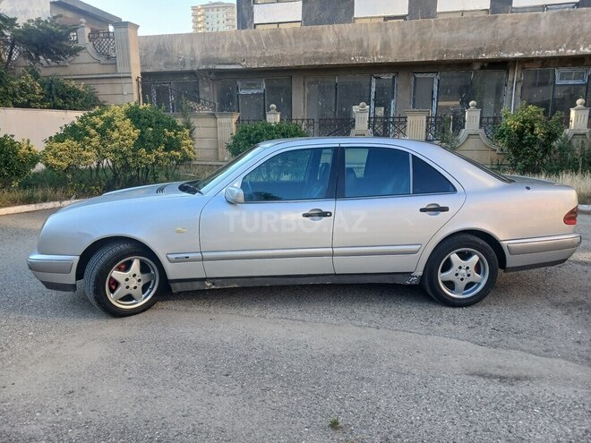 Mercedes E 220 1999, 652,132 km - 2.2 l - Bakı