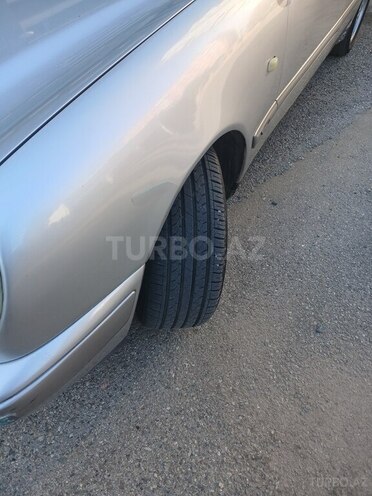 Mercedes E 220 1999, 652,132 km - 2.2 l - Bakı