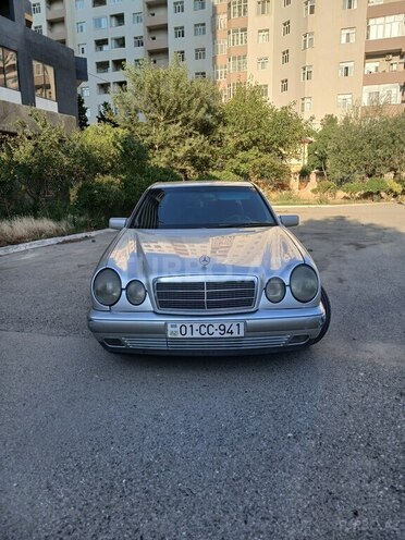 Mercedes E 220 1999, 652,132 km - 2.2 l - Bakı