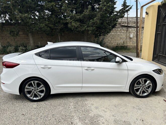 Hyundai Elantra 2018, 160,000 km - 1.6 l - Bakı