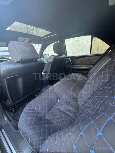 Mercedes E 220 1995, 291,181 km - 2.2 л - Bakı
