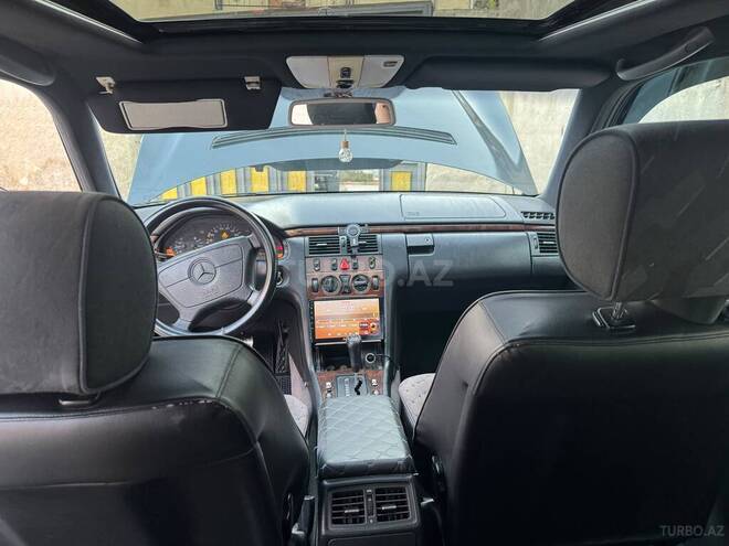 Mercedes E 220 1995, 291,181 km - 2.2 л - Bakı