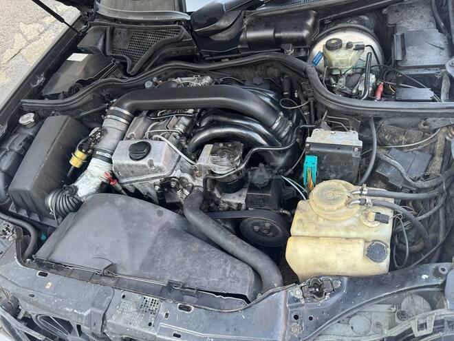 Mercedes E 220 1995, 291,181 km - 2.2 л - Bakı