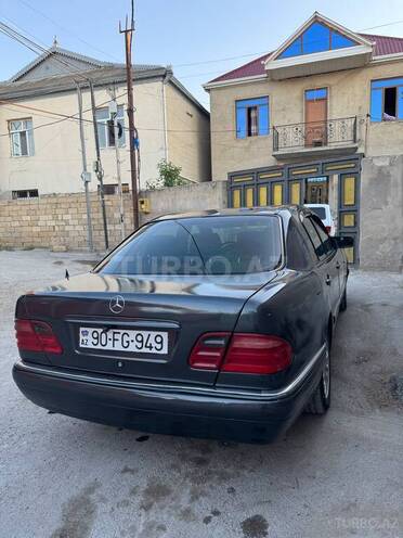 Mercedes E 220 1995, 291,181 km - 2.2 л - Bakı