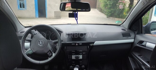Opel Astra 2010, 201,000 km - 1.4 l - Qusar