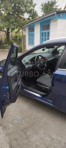 Opel Astra 2010, 201,000 km - 1.4 l - Qusar