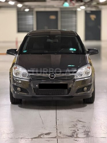 Opel Astra 2009, 272,000 km - 1.4 l - Gəncə