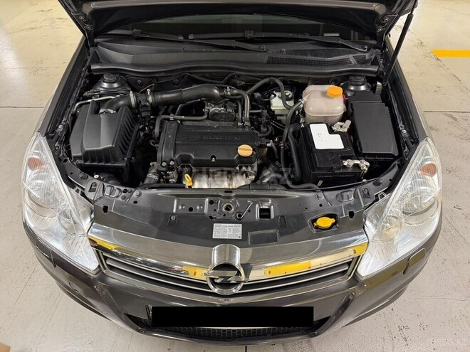 Opel Astra 2009, 272,000 km - 1.4 l - Gəncə