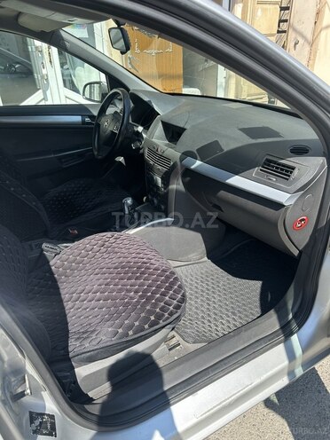 Opel Astra 2006, 210,000 km - 1.9 l - Bakı