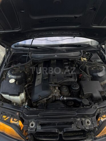 BMW 325 1998, 285,000 km - 2.5 l - Beyləqan