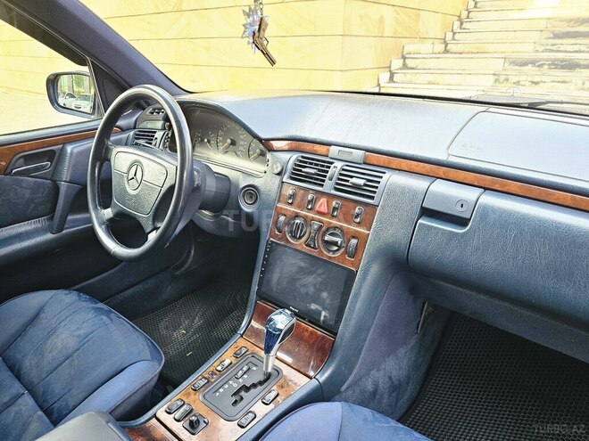 Mercedes E 240 1998, 495,000 km - 2.4 l - Gəncə