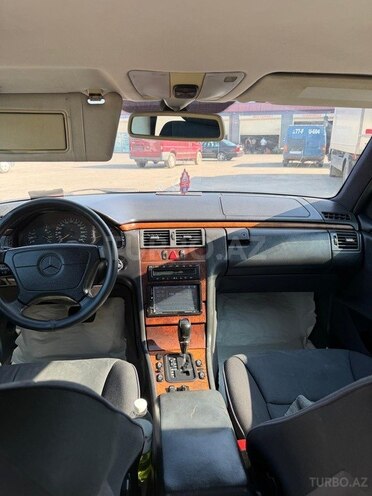 Mercedes E 240 1998, 323,251 km - 2.4 л - Bakı