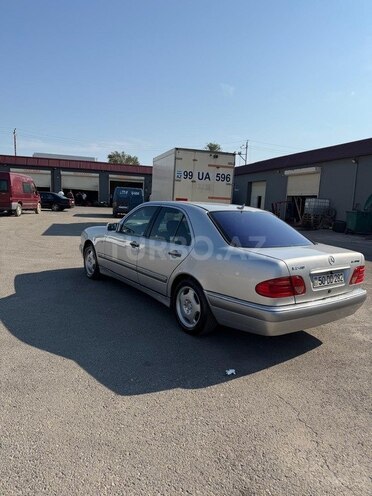 Mercedes E 240 1998, 323,251 km - 2.4 л - Bakı