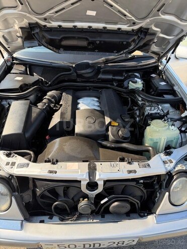Mercedes E 240 1998, 323,251 km - 2.4 л - Bakı