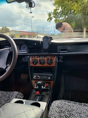 Mercedes 190 1991, 374,000 km - 2.0 l - 