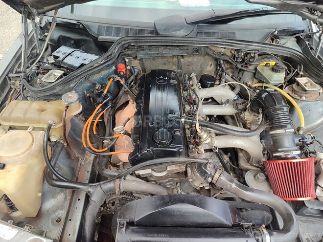 Mercedes 190 1991, 374,000 km - 2.0 l - 